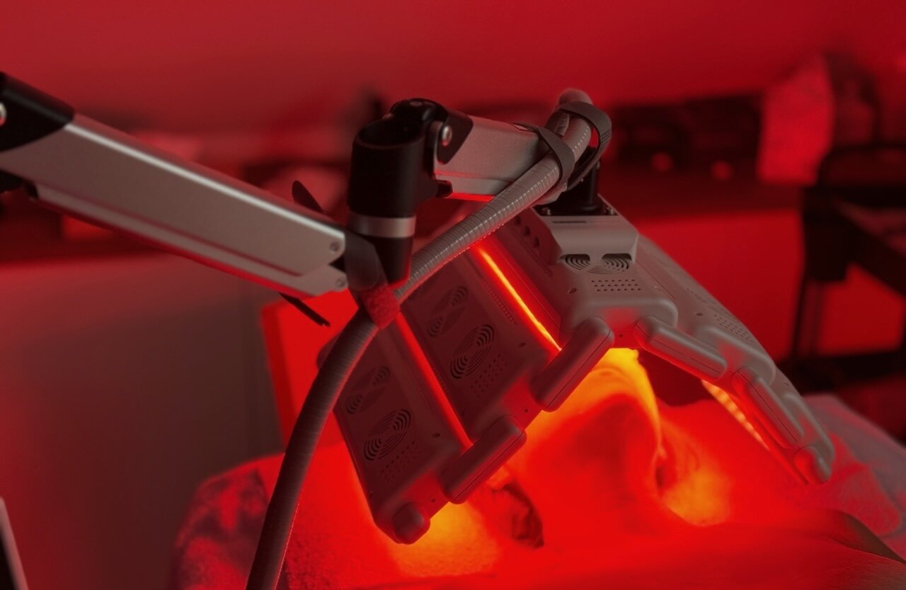 Séance de photobiomodulation Rejulight XP au Forest Skin Lab